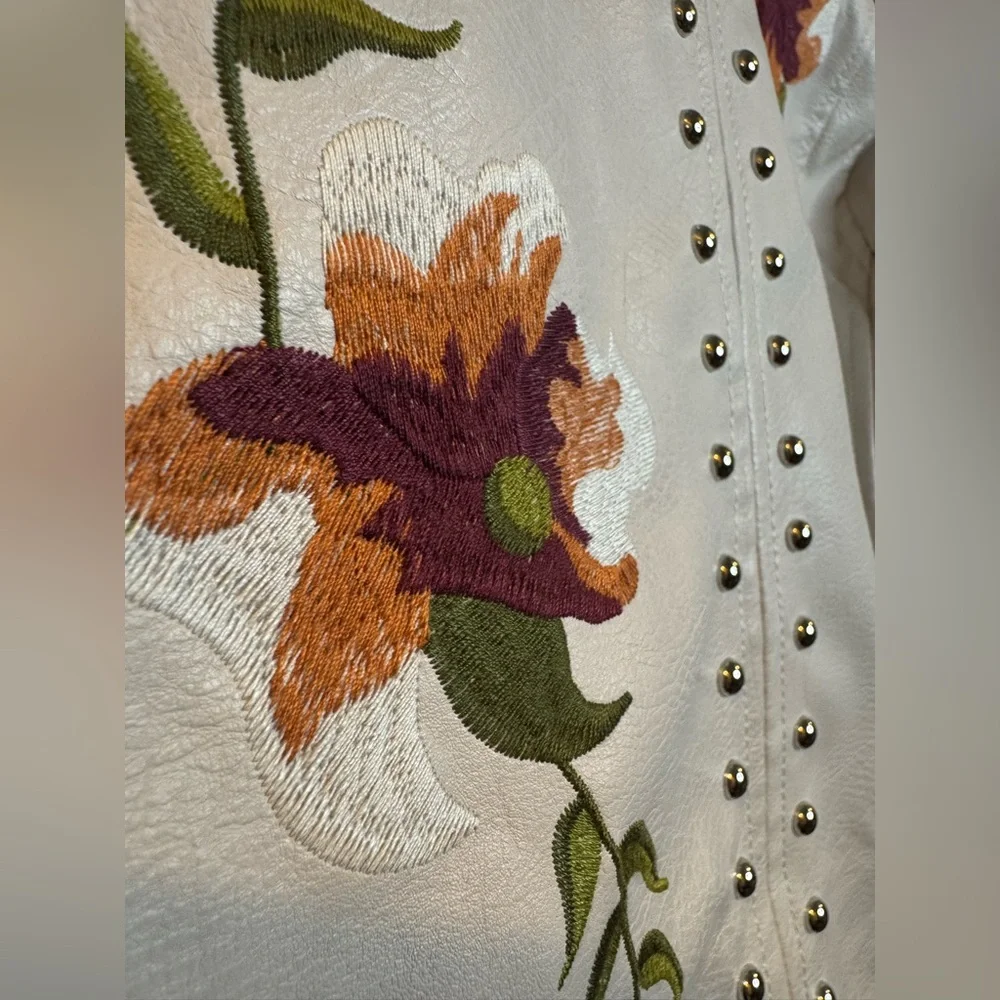 Boho Floral Embroidered Cream Biker Jacket Silver Studded Faux Leather  Size S - Picture 4 of 15
